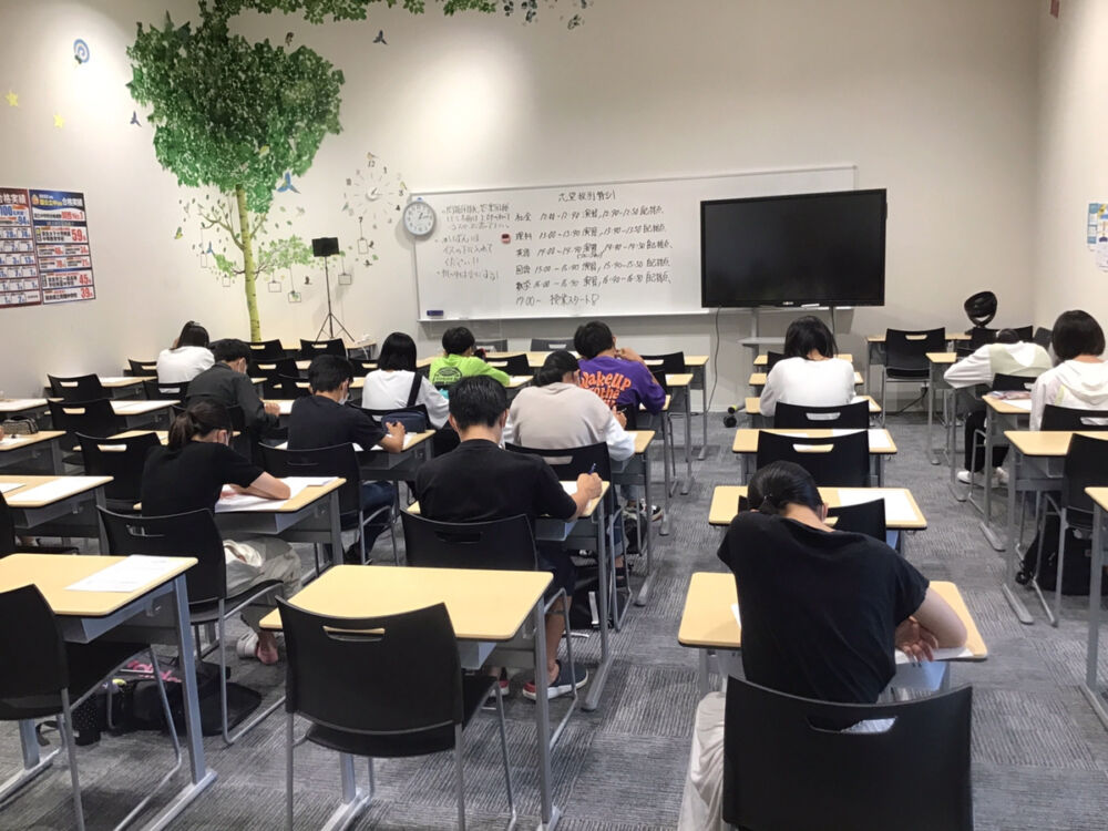 中学1年生・2年生 「学校ワークをやろう会」やります！ 中学3年生「志望校別特訓」始動しました！！